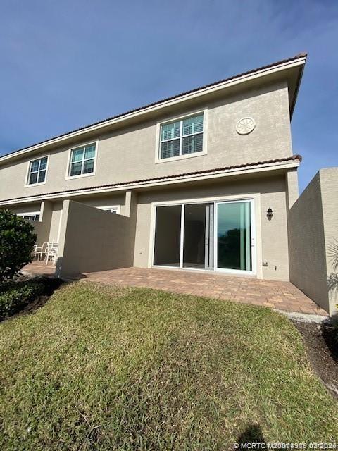 Building Photo - 566 SW Glen Crest Way