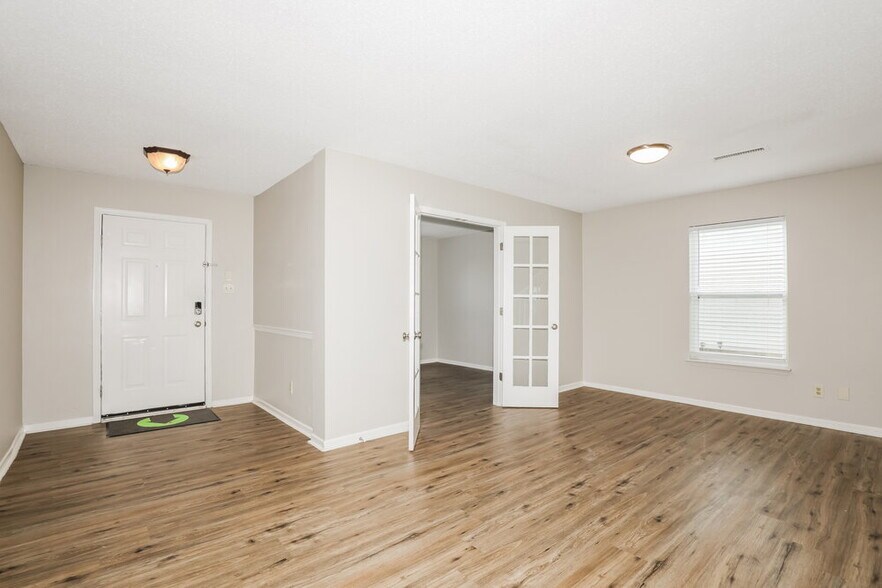 Building Photo - 10392 Split Rock Way