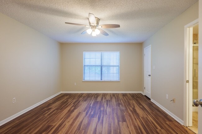 Building Photo - Great home in Wood Valley!