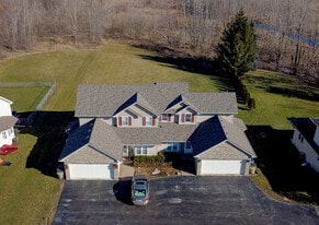 Building Photo - 8679 Old Green Bay Rd