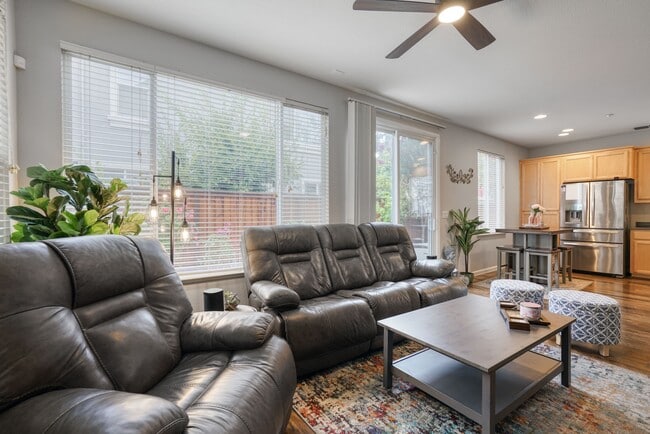 Building Photo - 5884 Cedarwood Cmn