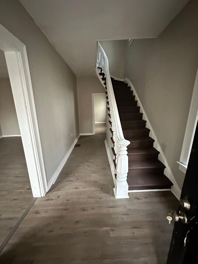 Building Photo - 1-3 McConnel Avenue