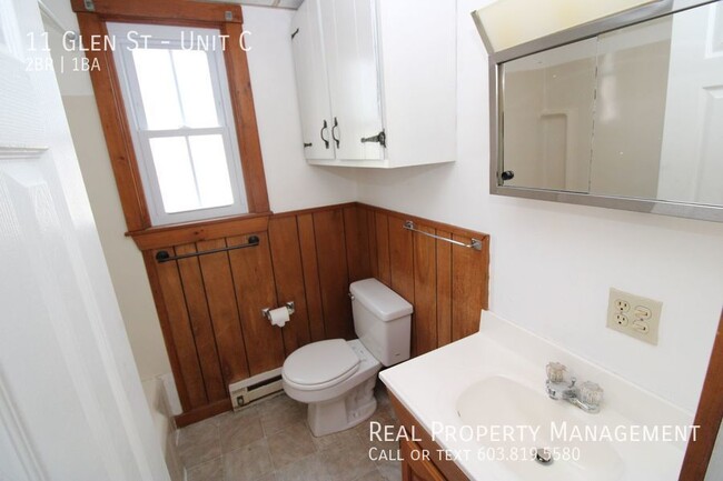 Building Photo - Charming 2 Bedroom Apartment with Heat Inc...