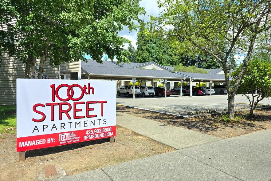 Primary Photo - 100th Street Apartments