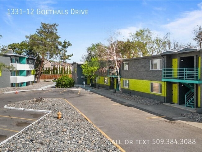 Building Photo - 1331 Goethals Dr
