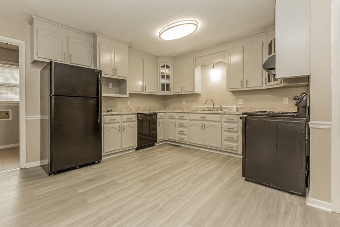 Building Photo - 438 Pine Grove Rd