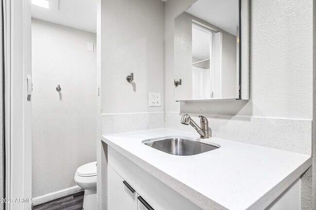 Building Photo - 3025 N 32nd St