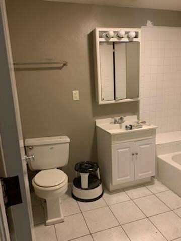 Building Photo - 300 60th St