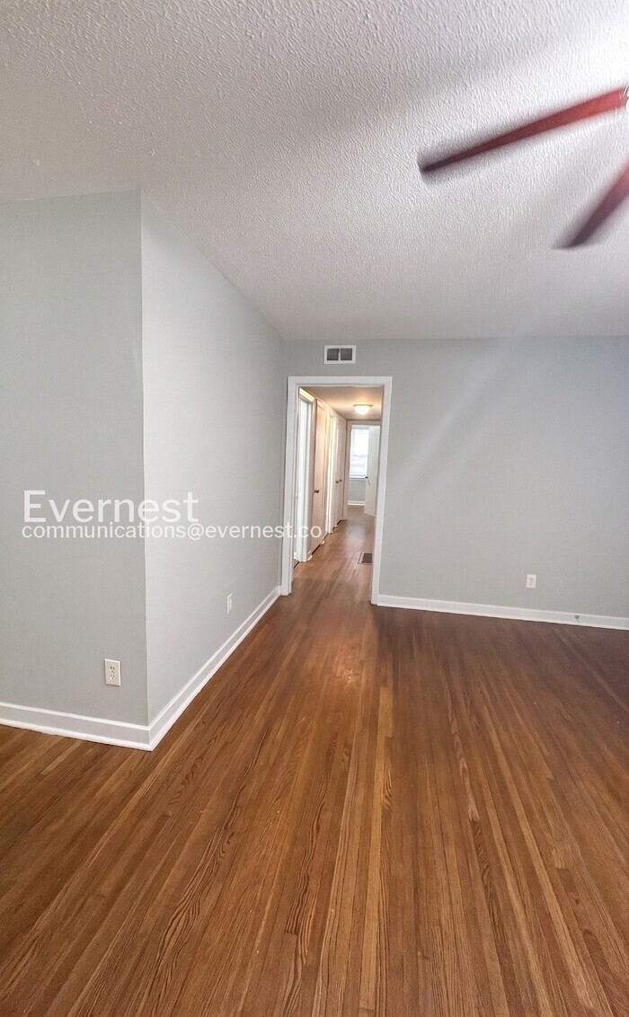 Building Photo - 733 Glen Ridge Dr