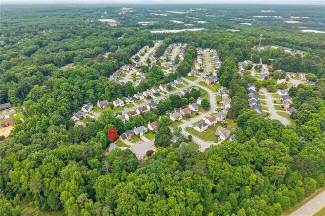 Building Photo - 370 Manor Glen Dr