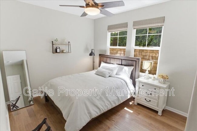 Building Photo - 26882 Greenleaf Ct