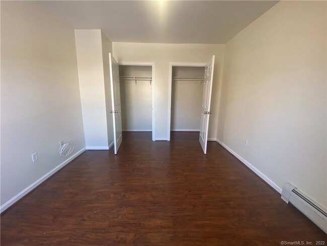 Building Photo - 285 Waterview Ave