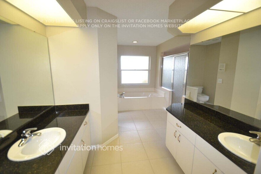 Building Photo - 3613 71st Terrace E