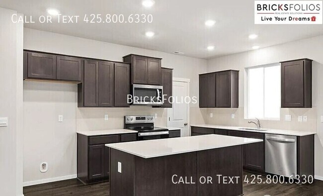 Building Photo - Puyallup's Serene Sanctuary: Experience th...