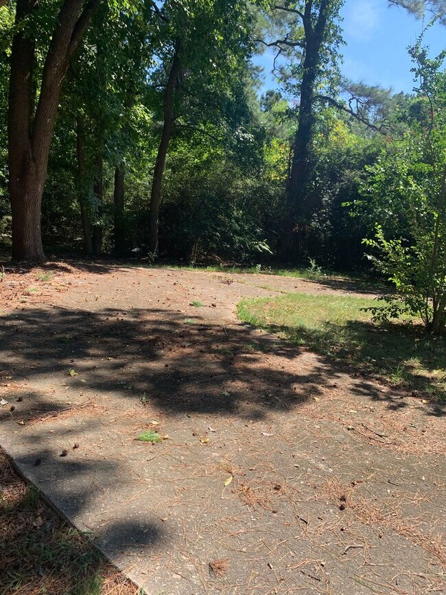 Building Photo - NE RALEIGH 3 BEDROOM BRICK RANCH HOME-