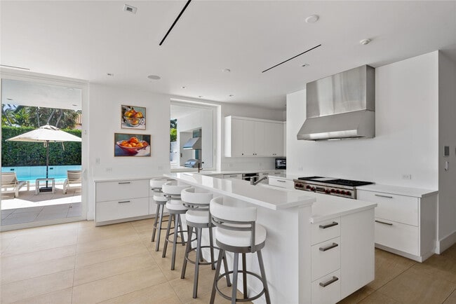 Building Photo - 500 Isle of Capri Dr