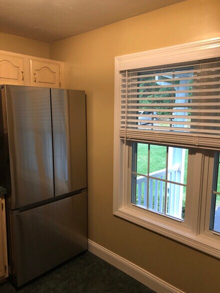 Building Photo - 100 Laurelwood Dr
