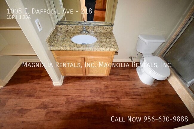 Building Photo - 1008 E Daffodil Ave