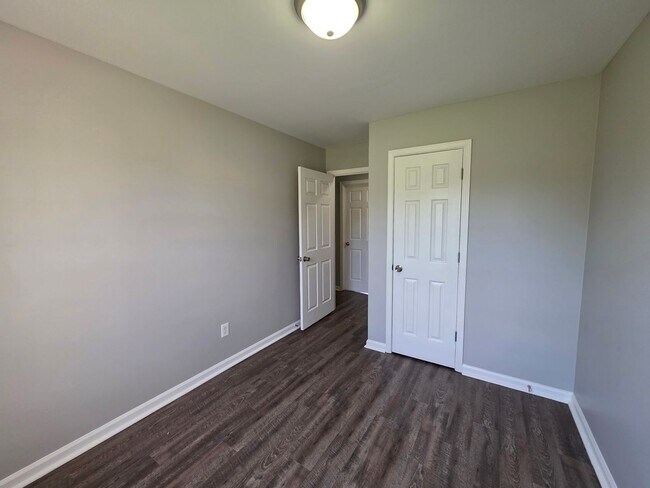 Building Photo - Comfort and Convenience Ranch Home Awaits ...