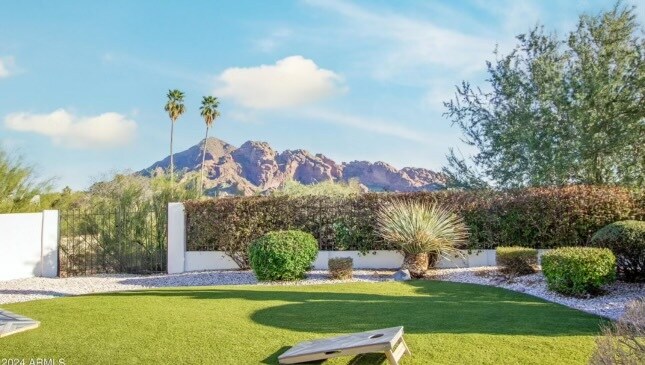 Building Photo - 4343 E Desert Crest Dr