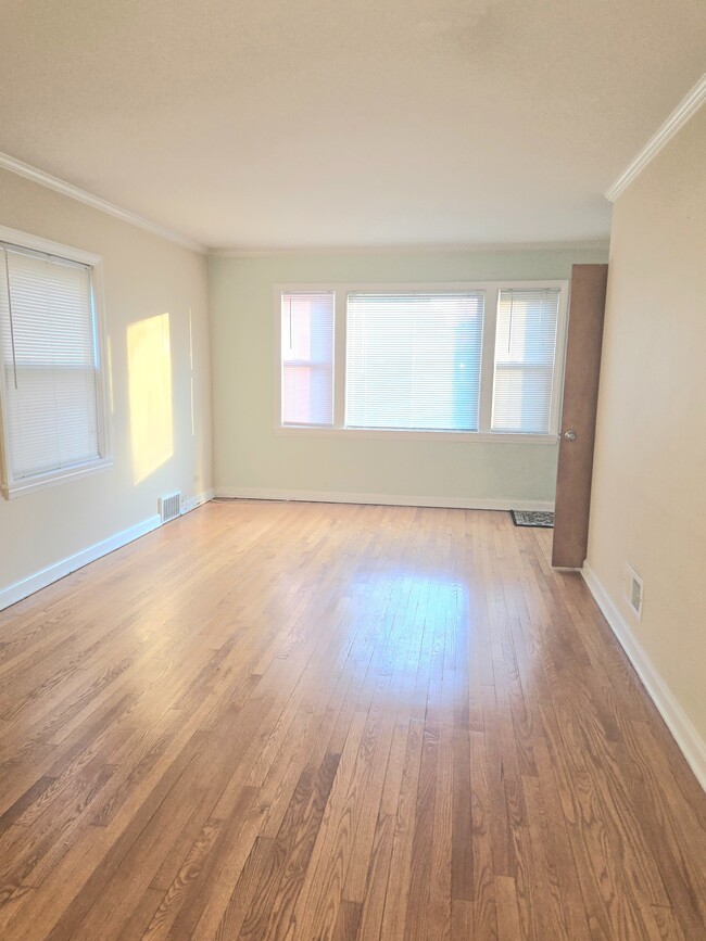 Building Photo - 2724 W Gregory St