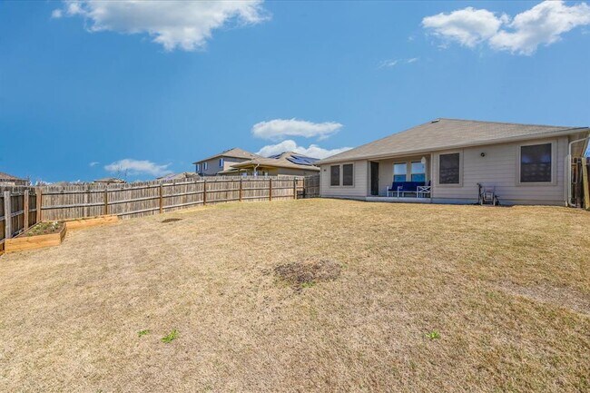 Building Photo - 725 Pinnacle Dr