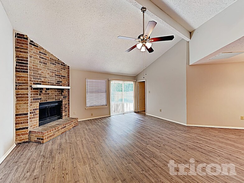 Building Photo - 2537 Rialto Way