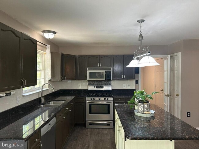 Building Photo - 13220 Willow Point Dr