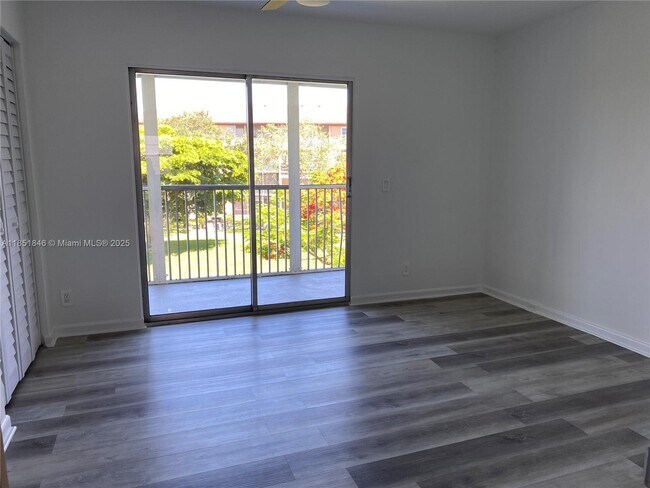 Building Photo - 801 SW 133rd Terrace