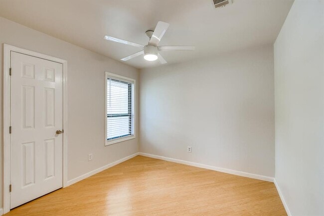 Building Photo - 7606 Scenic Brook Dr