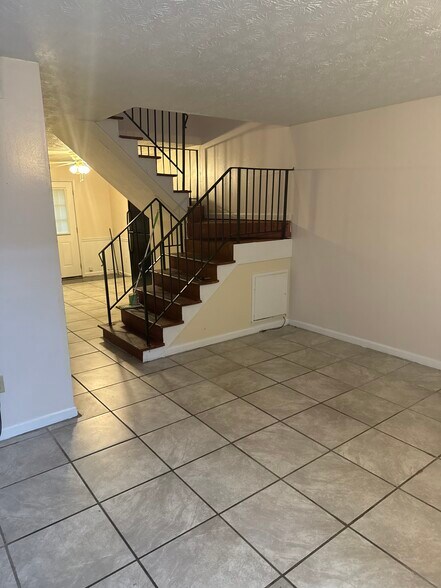 Living Room - 2640 Evans Mill Dr