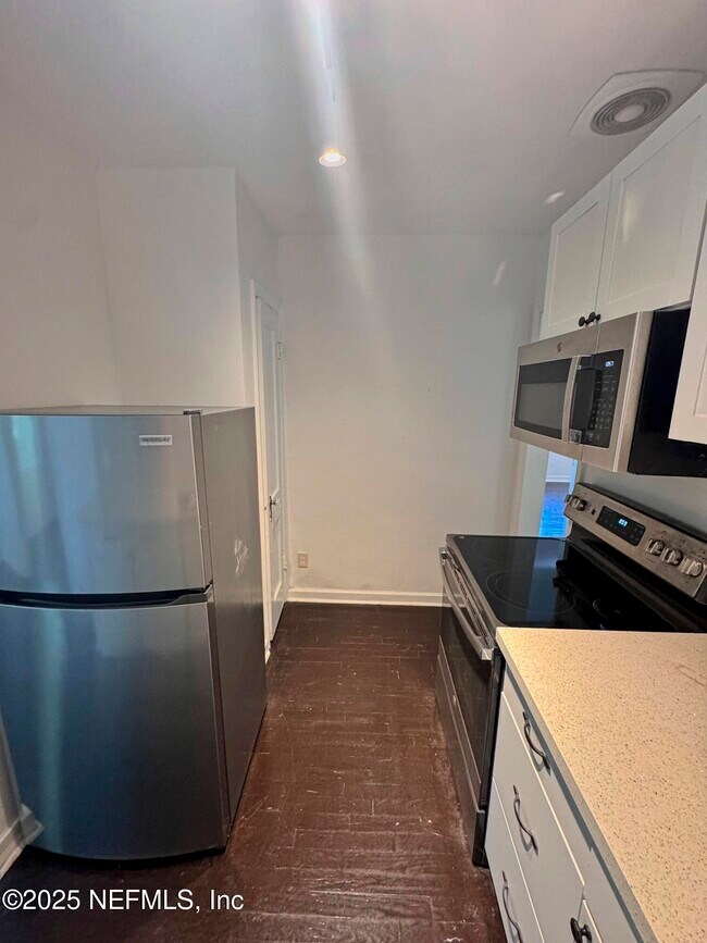 Building Photo - 1276 Menna St