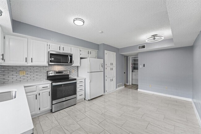 Building Photo - 1509 Pecos St