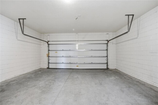 Building Photo - 9572 Westside Hls Dr