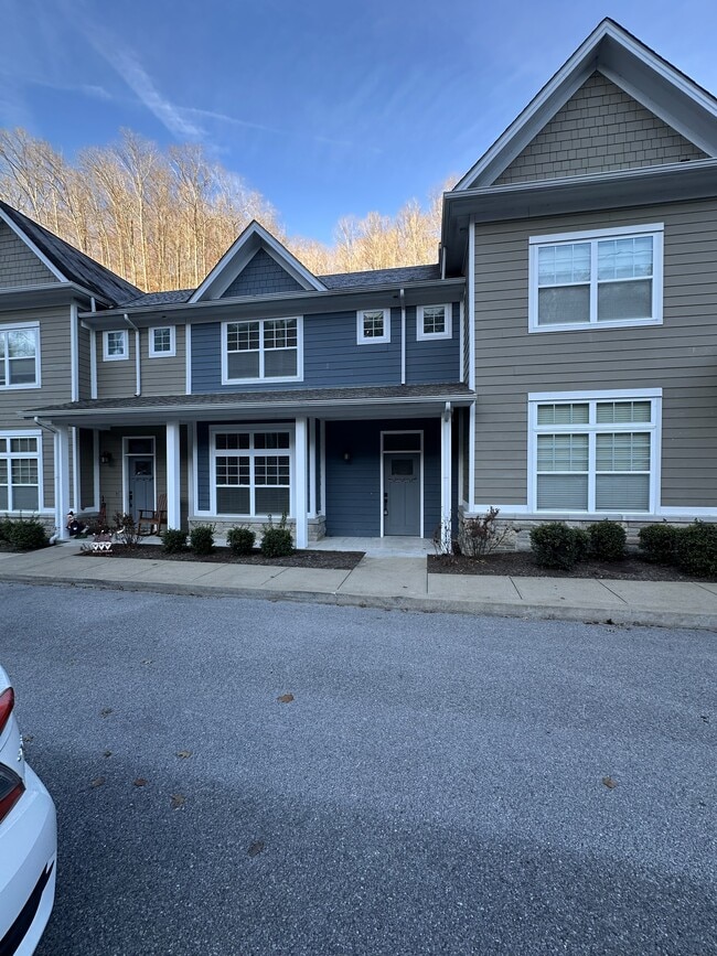 Building Photo - 172 Cedar Creek Rd