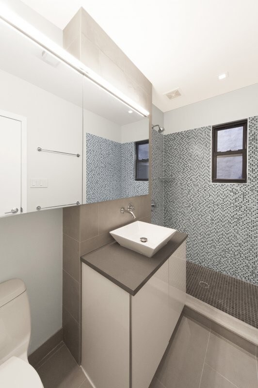 Building Photo - 211 Henry Street