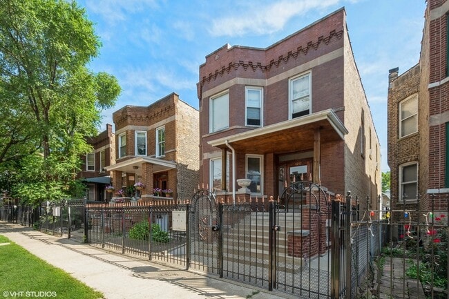 Primary Photo - 4249 W Potomac Ave