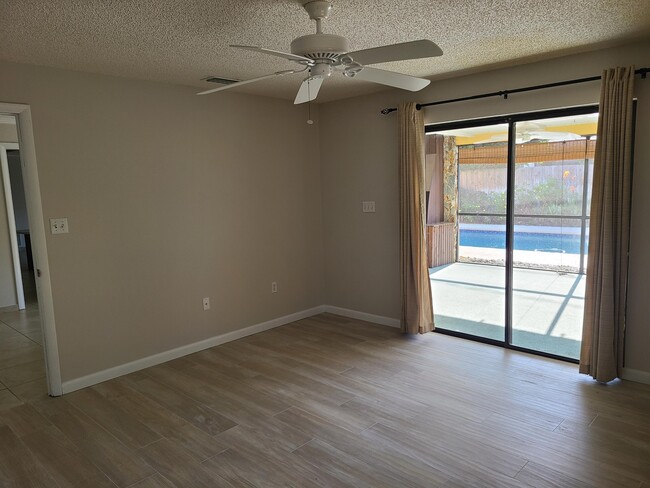 Building Photo - 725 Hibiscus Dr