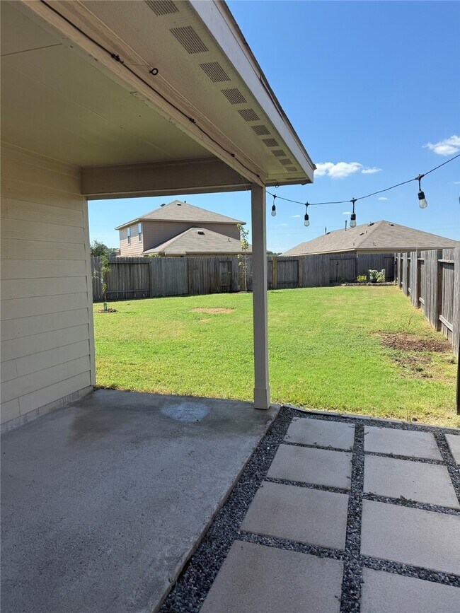 Building Photo - 23707 Water Hickory Dr