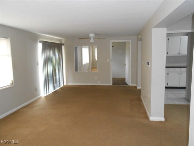 Building Photo - 241 Thistle Ct