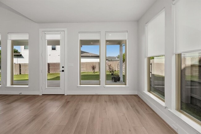 Building Photo - 7701 Boyd Hvn Dr