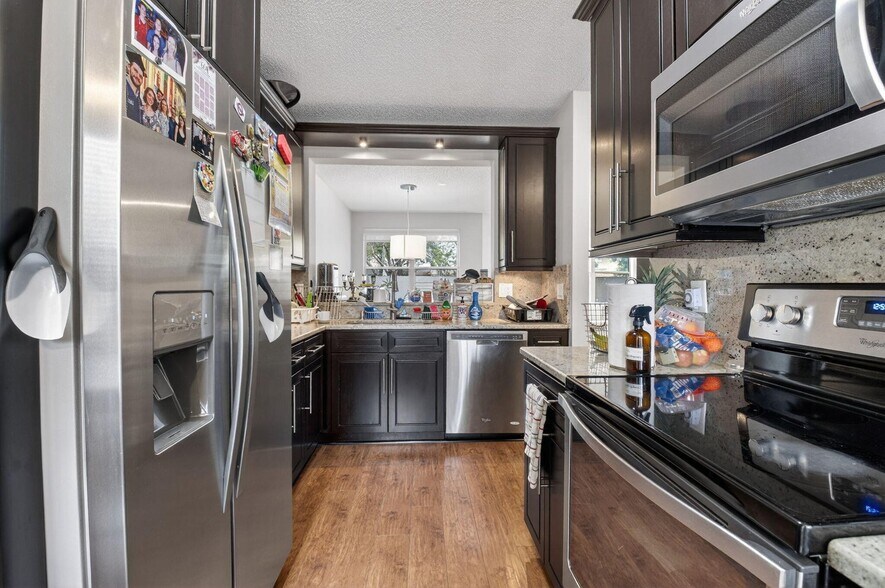 Building Photo - 20951 Via Alamanda