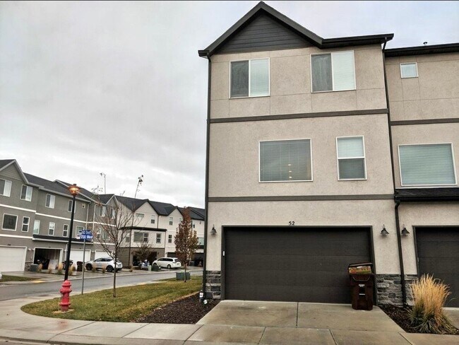Building Photo - 52 S 1700 W