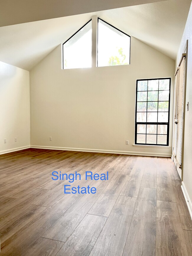 Building Photo - 18 Harrod Cir