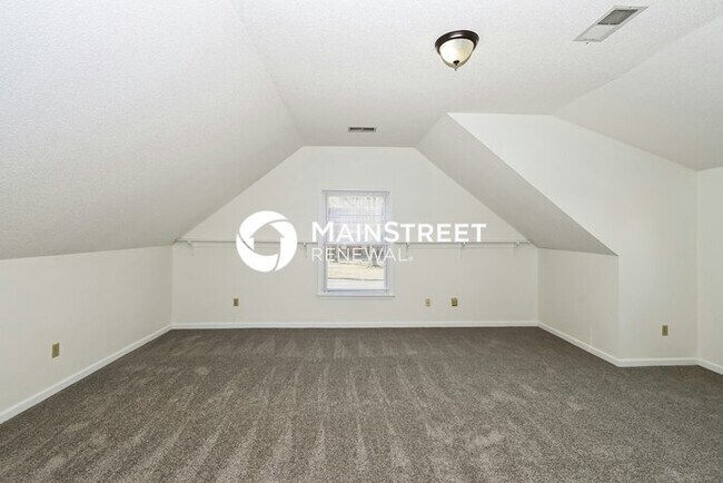 Building Photo - 4 Bedroom Pet-Friendly Home in COLLIERVILLE, TN with Main Street Renewal