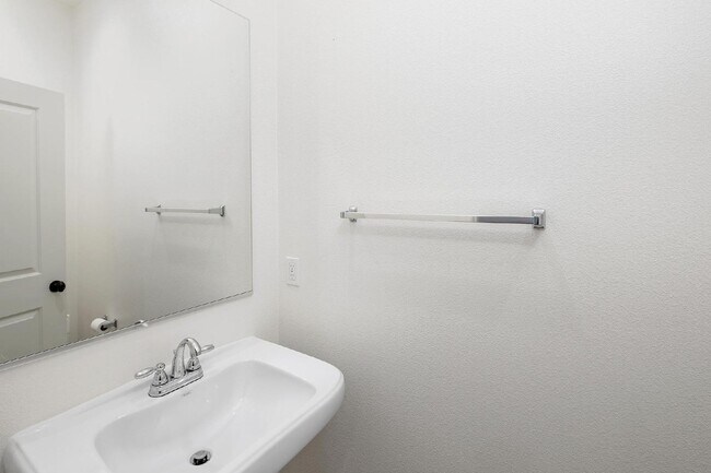 Building Photo - Village of Escaya - 3 Br 2.5 Ba - 2 car attached garage - must see this fabulous community!