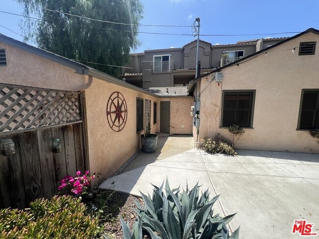 Building Photo - 2019 Cypress Ave.