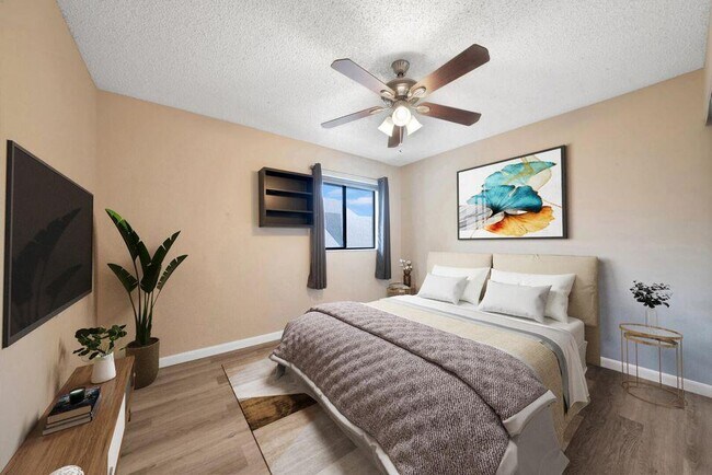 Building Photo - 2206 NW 39th Ave