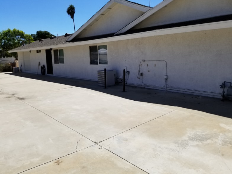 Building Photo - 4515 Elm St