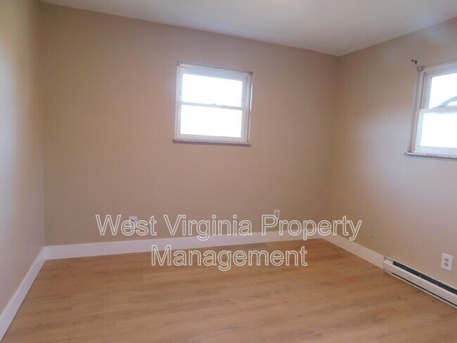 Building Photo - 98 Goodman Dr